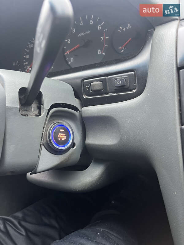 Седан Nissan Maxima 1997 в Литине