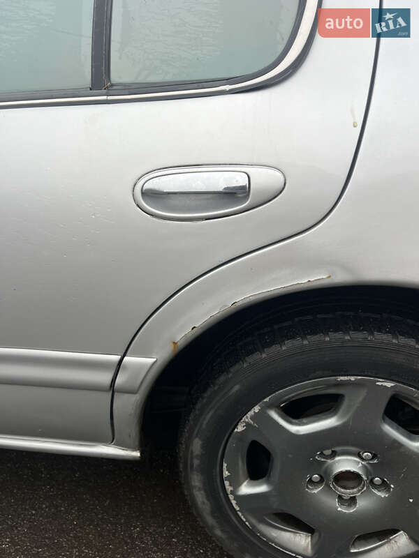 Седан Nissan Maxima 1997 в Литине