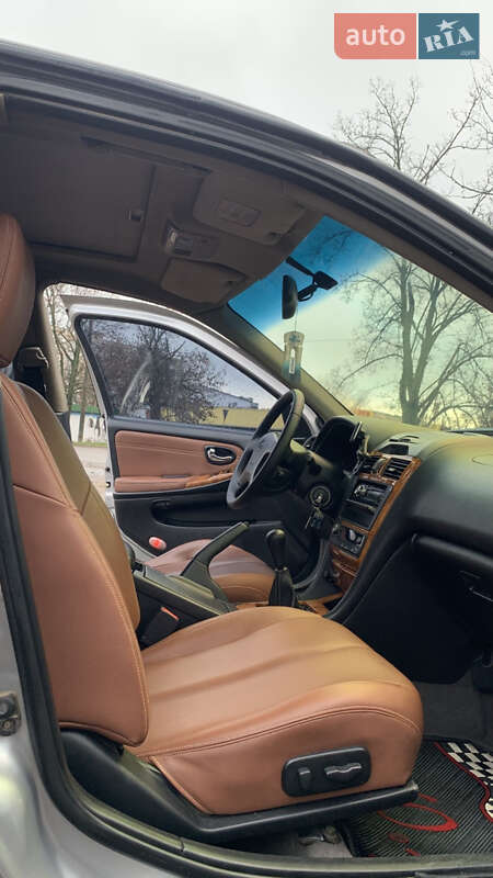 Седан Nissan Maxima 2004 в Первомайске