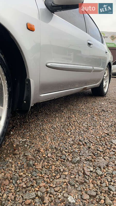 Седан Nissan Maxima 2004 в Первомайске