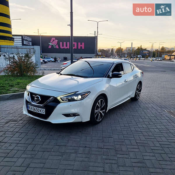 Седан Nissan Maxima 2016 в Киеве