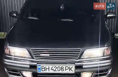 Седан Nissan Maxima 1996 в Одесі