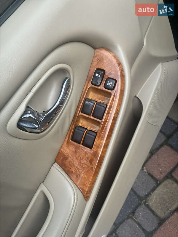 Седан Nissan Maxima 2003 в Рівному