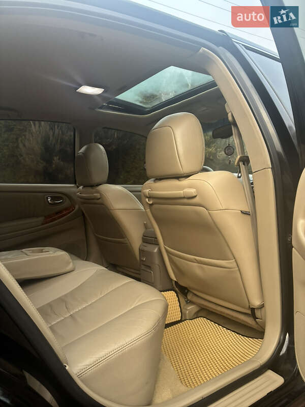 Седан Nissan Maxima 2003 в Рівному