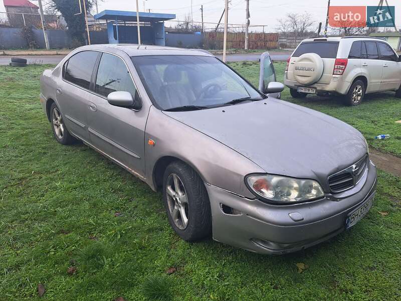 Седан Nissan Maxima 2001 в Черноморске