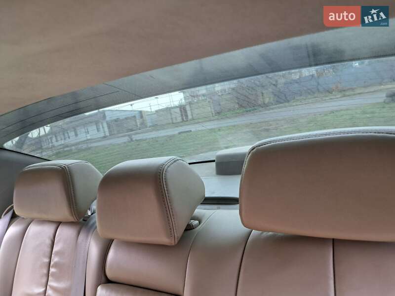 Седан Nissan Maxima 2001 в Черноморске