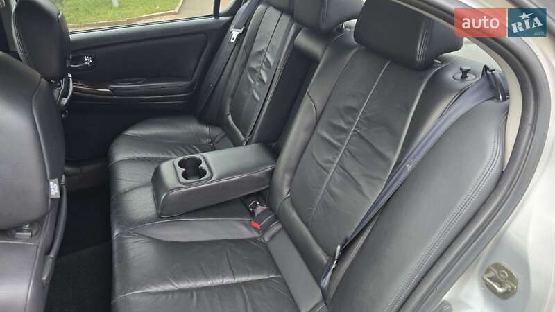 Седан Nissan Maxima 2002 в Житомире