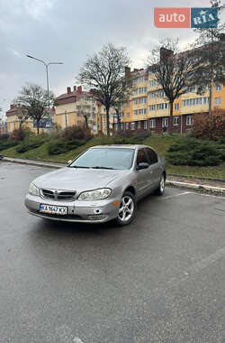 Седан Nissan Maxima 2002 в Киеве