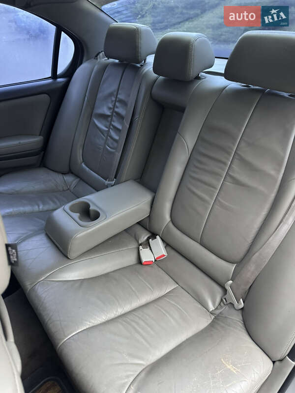 Седан Nissan Maxima 2002 в Киеве