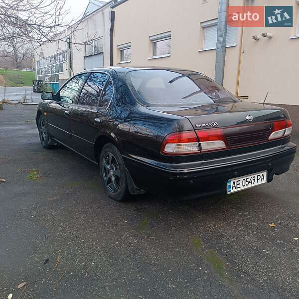 Седан Nissan Maxima 1999 в Запорожье