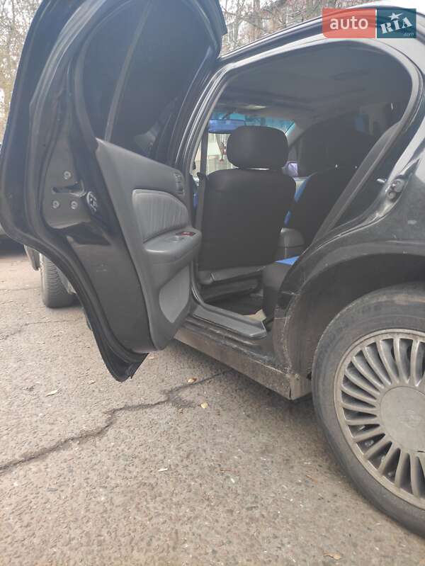 Седан Nissan Maxima 1998 в Одесі