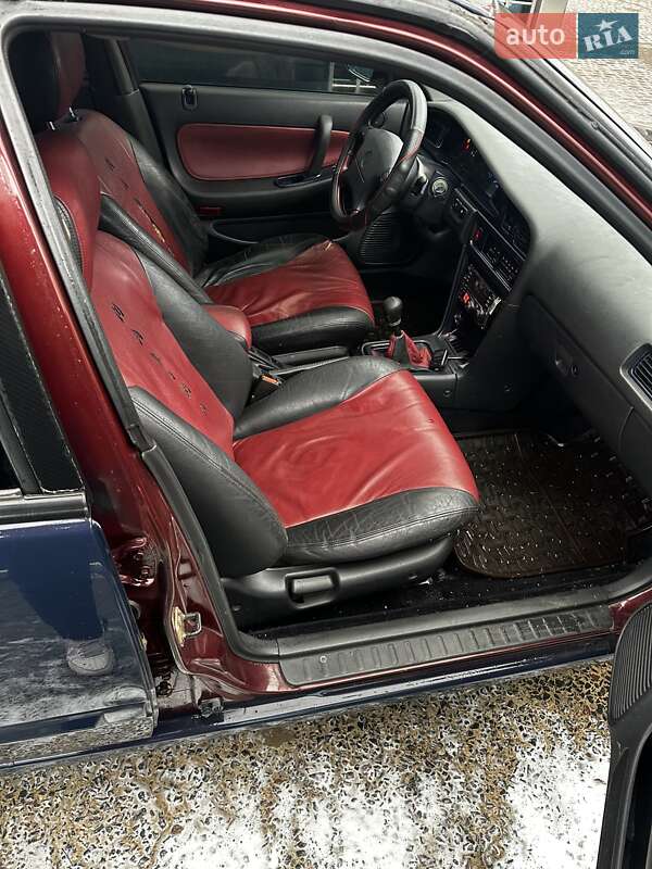 Седан Nissan Maxima 1993 в Одесі