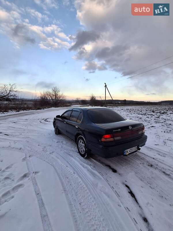 Седан Nissan Maxima 1995 в Здолбунове