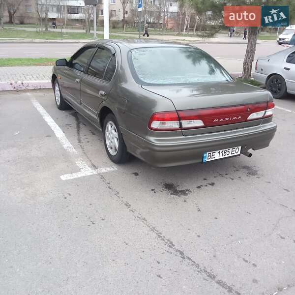 Седан Nissan Maxima 1998 в Николаеве