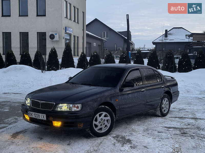Седан Nissan Maxima 1999 в Луцьку