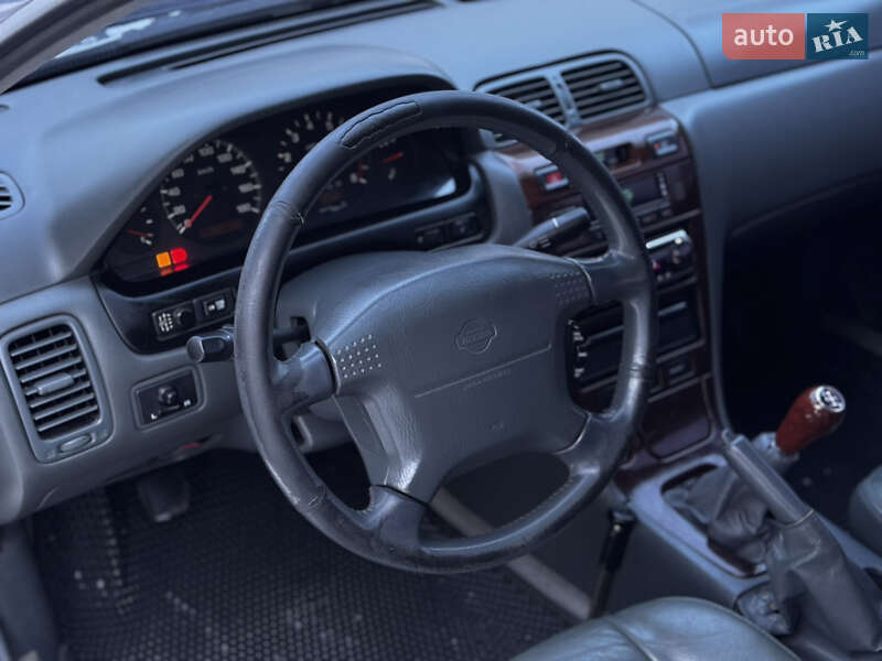 Седан Nissan Maxima 1999 в Луцьку