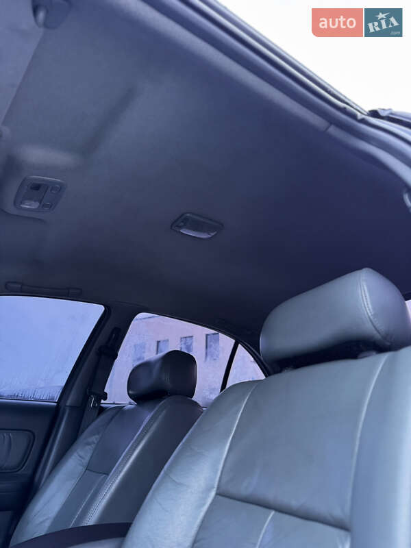 Седан Nissan Maxima 1999 в Луцьку