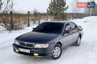Седан Nissan Maxima 1999 в Луцьку
