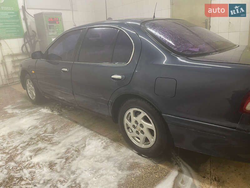 Седан Nissan Maxima 1997 в Чугуеве фото 3 Седан Nissan Maxima 1997 в Чугуеве