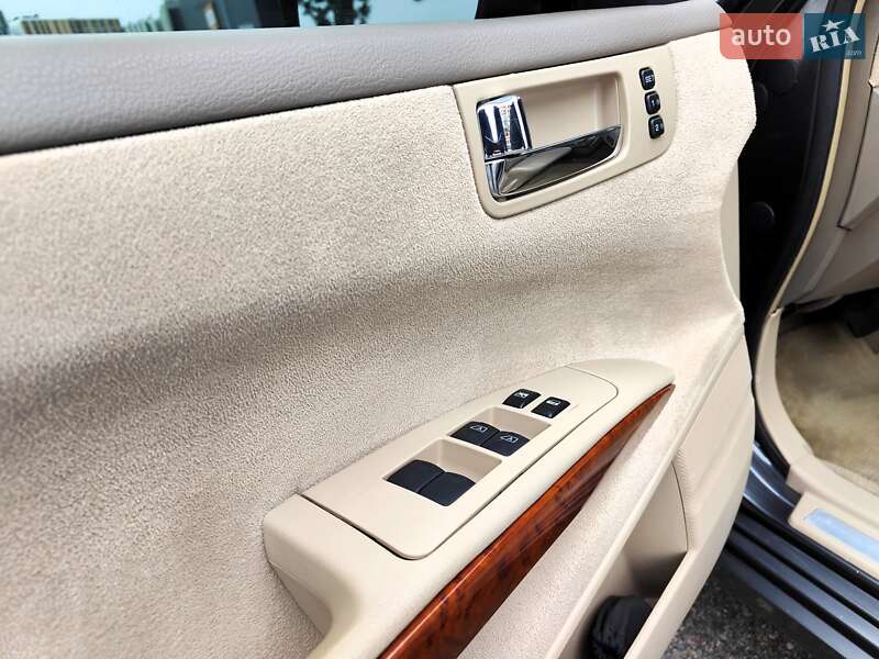 Седан Nissan Maxima 2005 в Киеве