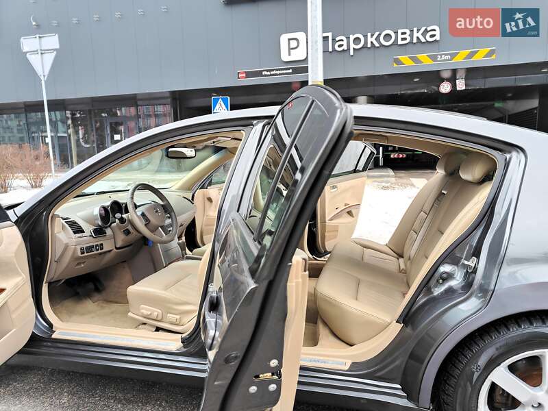 Седан Nissan Maxima 2005 в Киеве