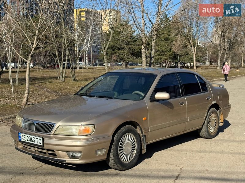 Седан Nissan Maxima 1998 в Днепре