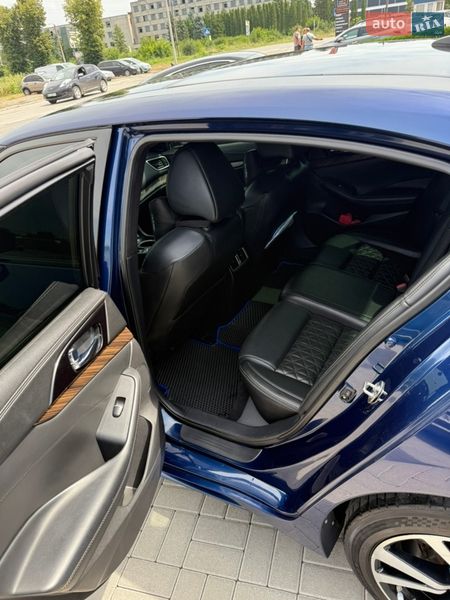 Седан Nissan Maxima 2016 в Каменец-Подольском