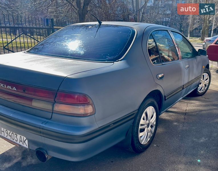 Седан Nissan Maxima 1997 в Одессе