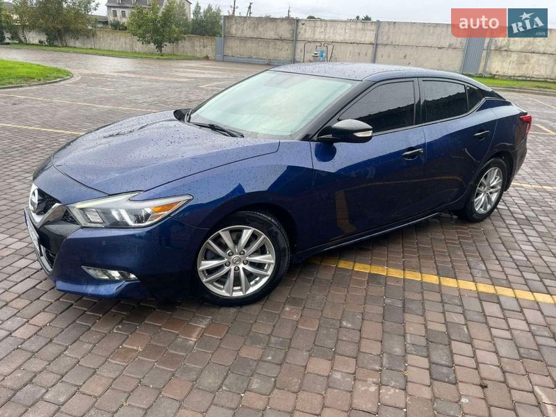 Седан Nissan Maxima 2015 в Теофиполе