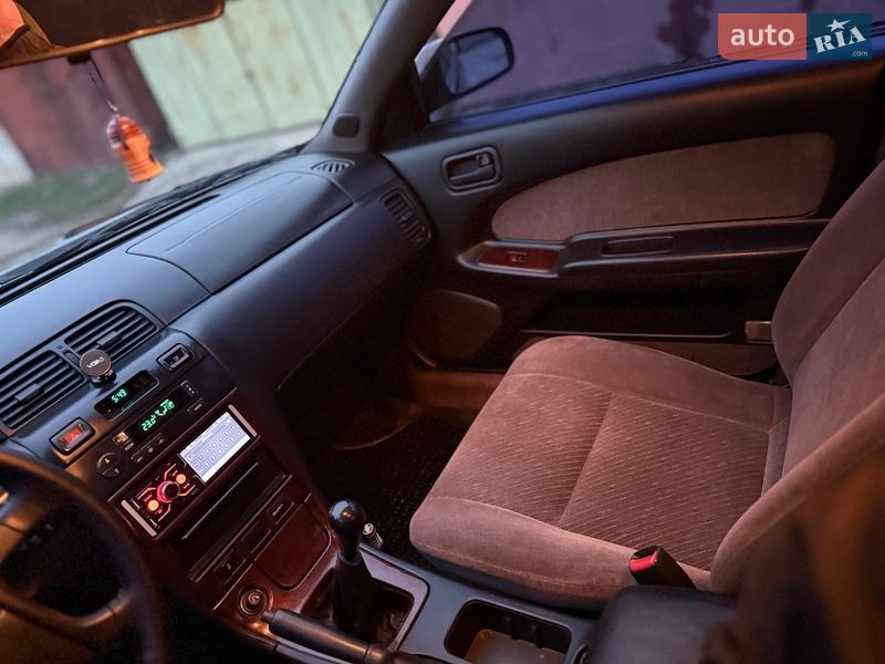 Седан Nissan Maxima 1995 в Одессе