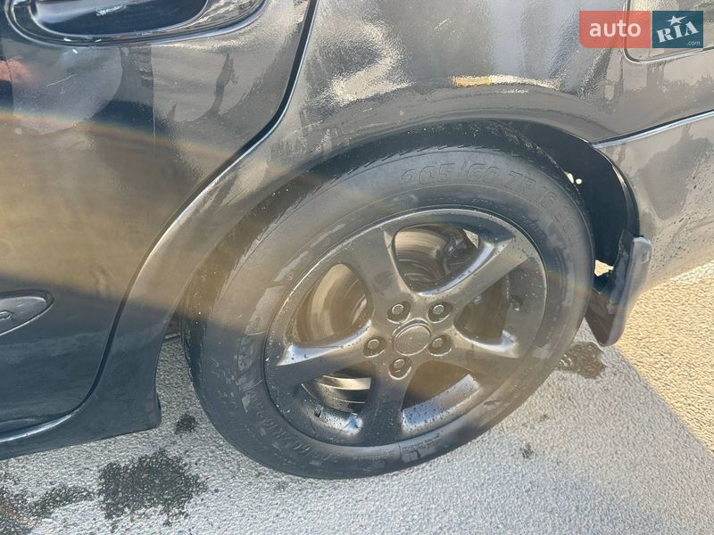 Седан Nissan Maxima 2001 в Днепре