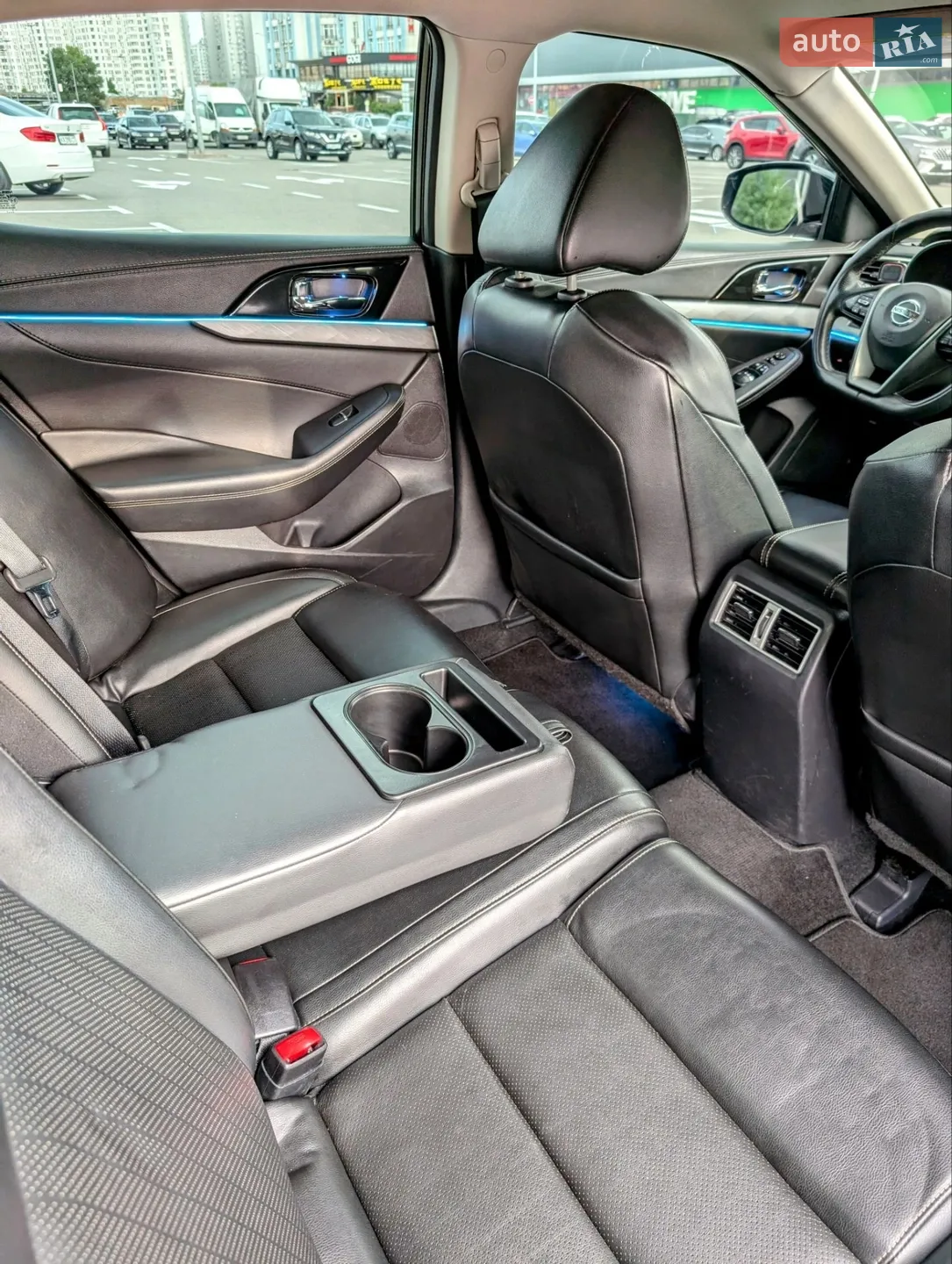 2017 Nissan Maxima - мініатюра 14