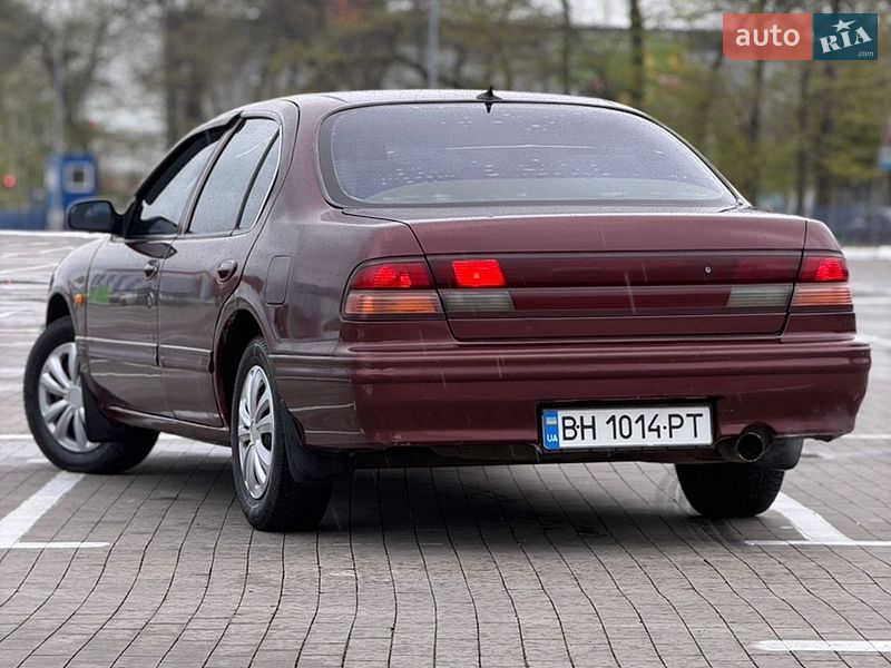 Седан Nissan Maxima 1996 в Одессе