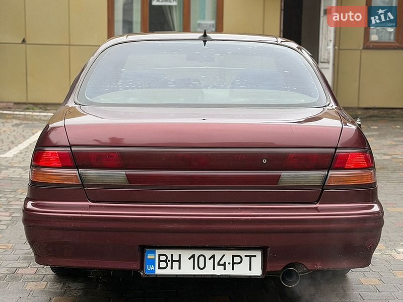 Седан Nissan Maxima 1996 в Одессе