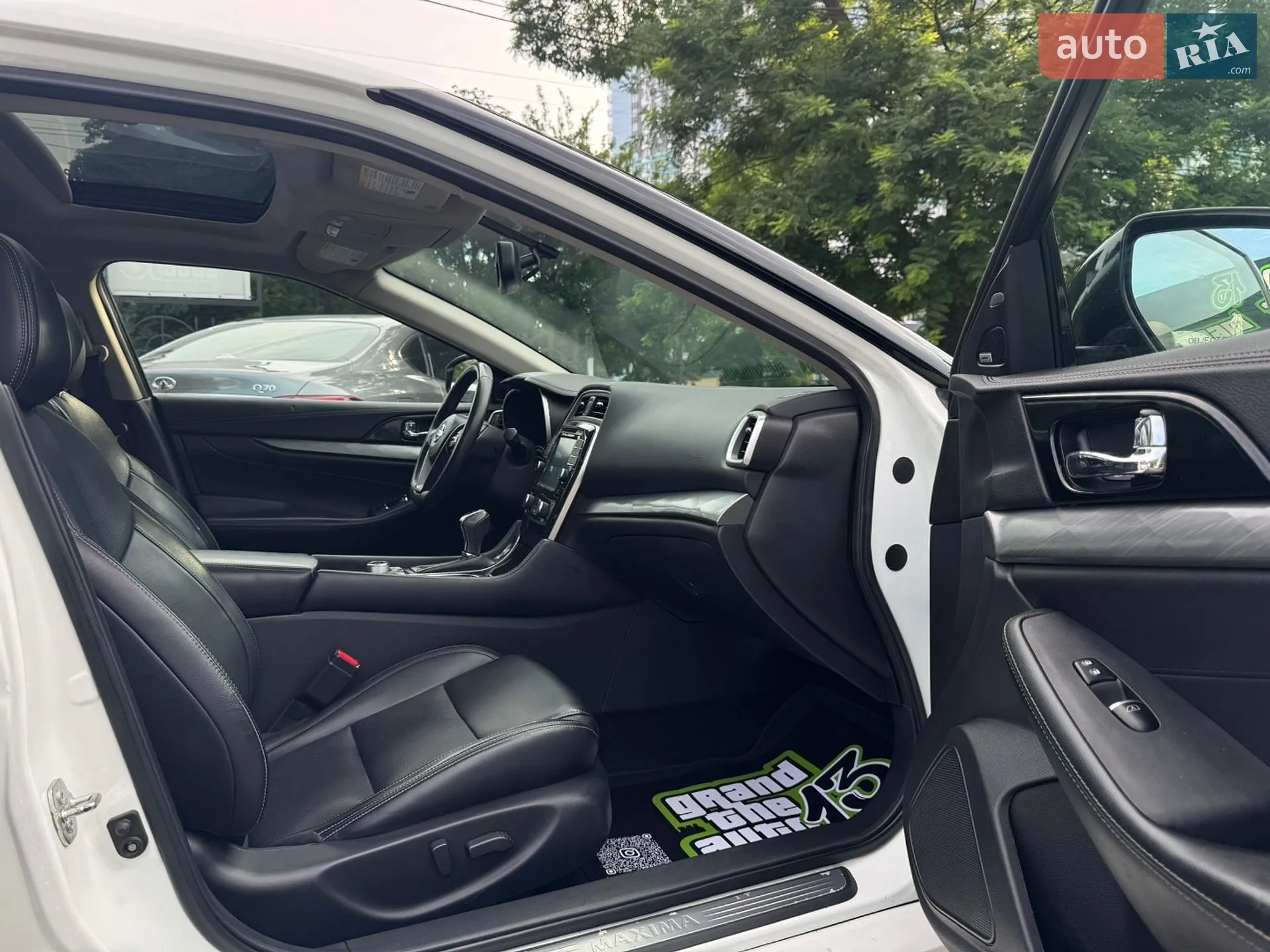 2017 Nissan Maxima - мініатюра 12