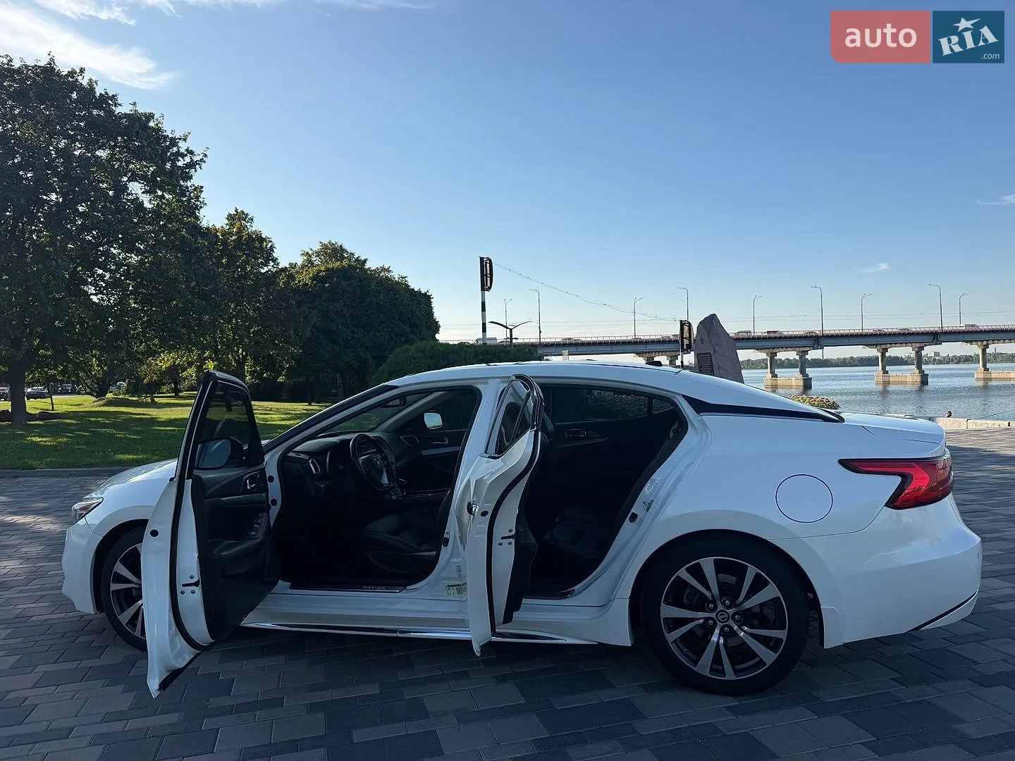 2017 Nissan Maxima - мініатюра 22