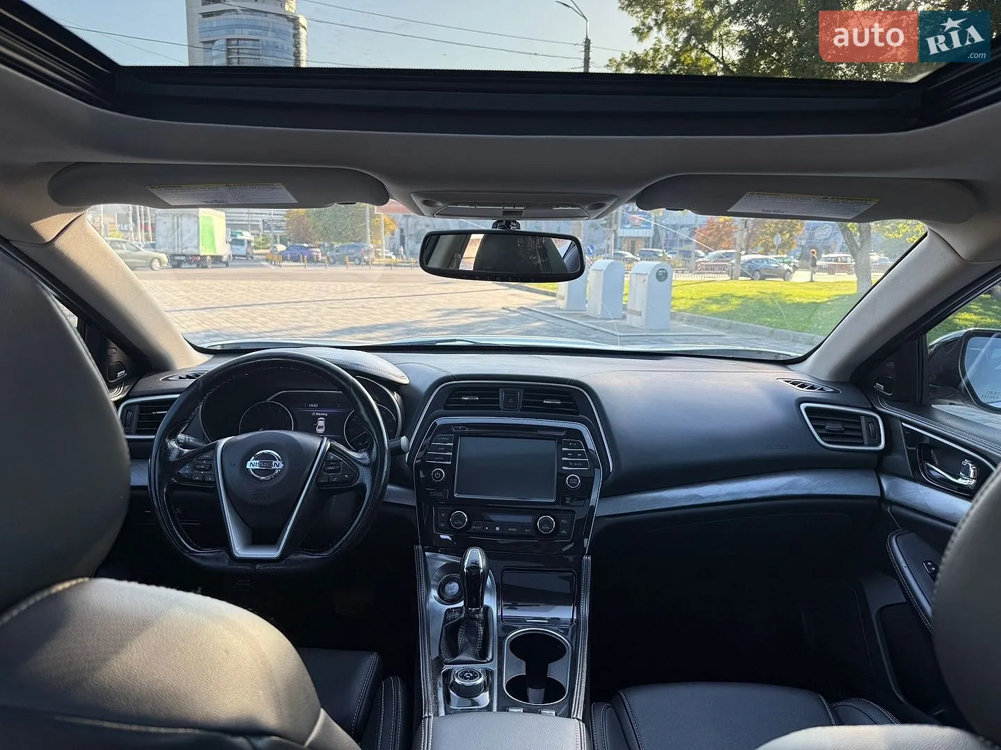2017 Nissan Maxima - мініатюра 23