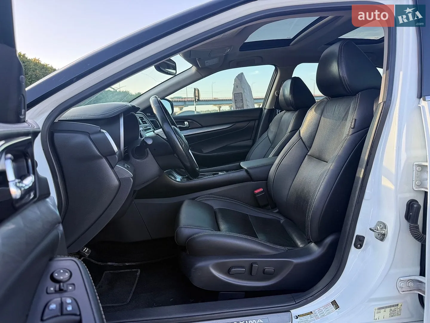 2017 Nissan Maxima - мініатюра 30