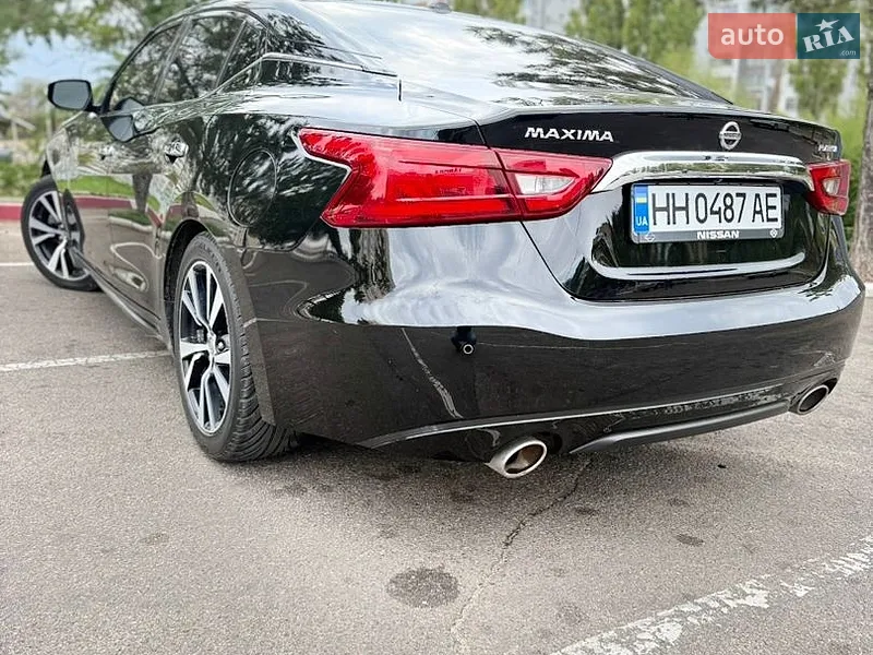 Nissan Maxima