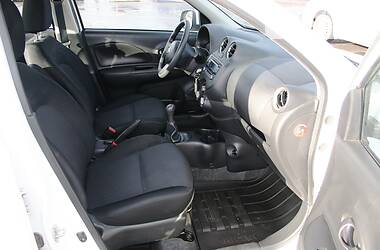 Хетчбек Nissan Micra 2013 в 