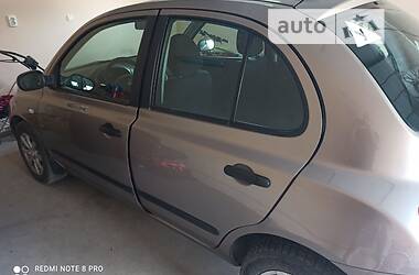 Седан Nissan Micra 2008 в Черновцах