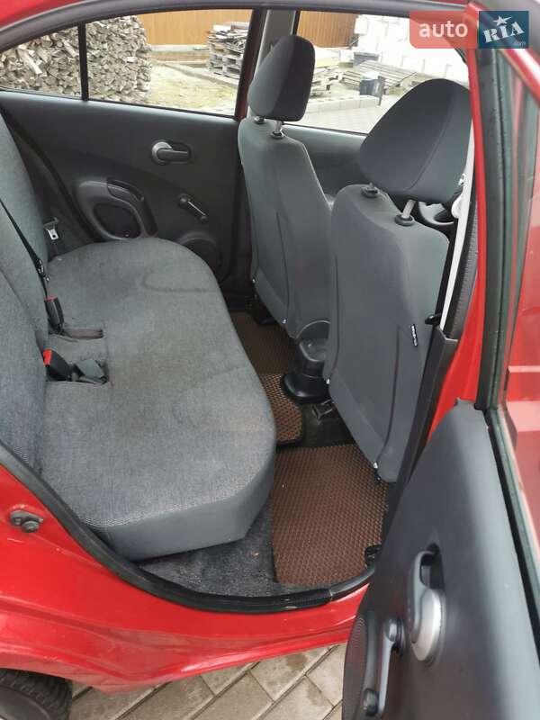 Хетчбек Nissan Micra 2006 в Рівному