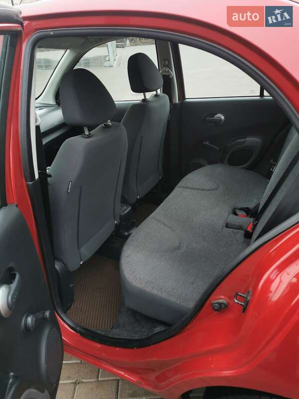 Хетчбек Nissan Micra 2006 в Рівному
