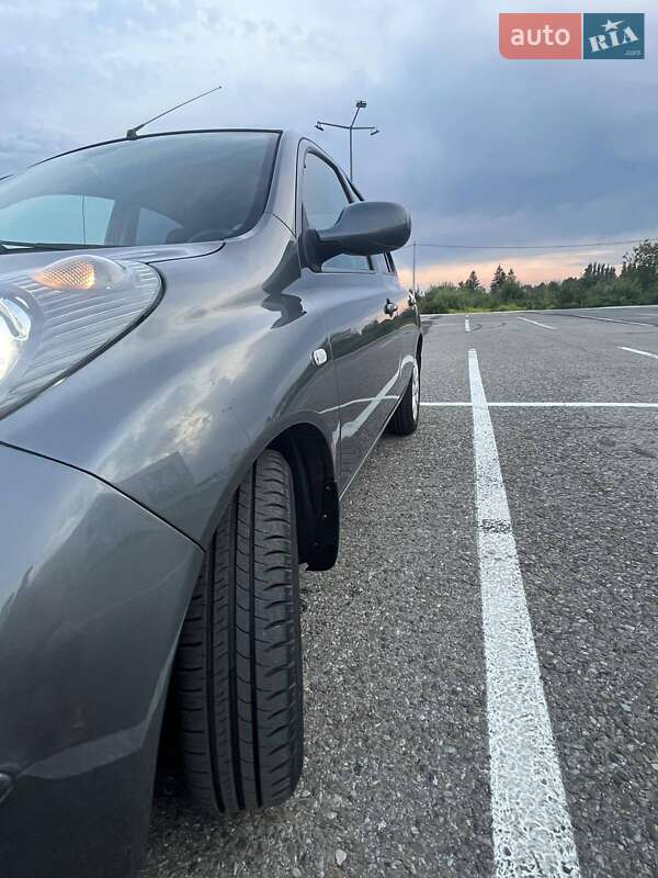 Хетчбек Nissan Micra 2006 в Чернівцях