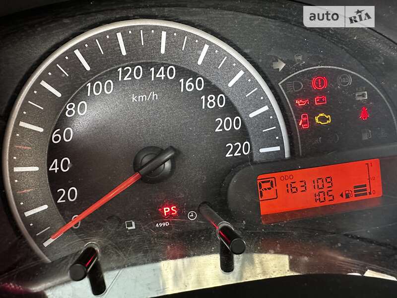 Хэтчбек Nissan Micra 2013 в Львове