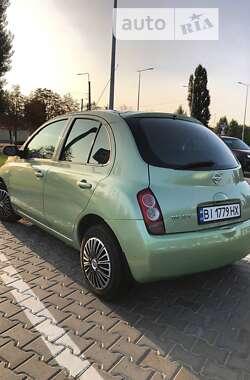 Хэтчбек Nissan Micra 2005 в 