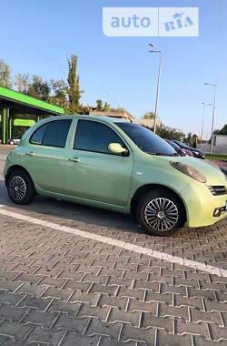 Хэтчбек Nissan Micra 2005 в 