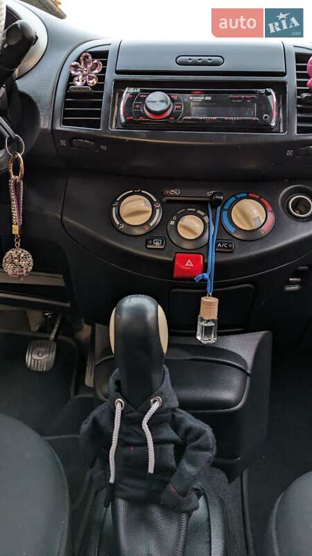 Хетчбек Nissan Micra 2003 в Виноградові