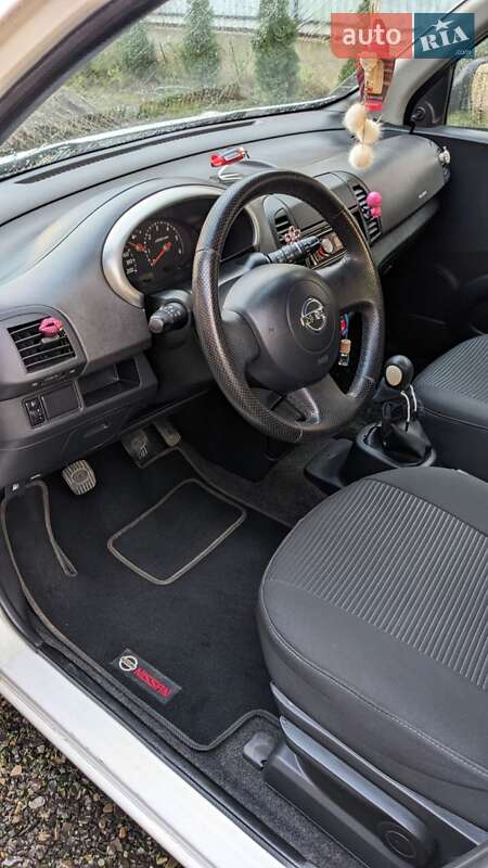 Хетчбек Nissan Micra 2003 в Виноградові