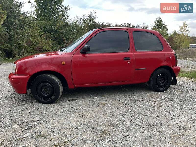 Хэтчбек Nissan Micra 1996 в Волочиске